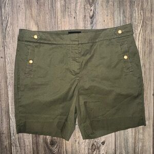 NEW Talbots High Rise Green Shorts with Gold Buttons 7 Inch Inseam Size 16